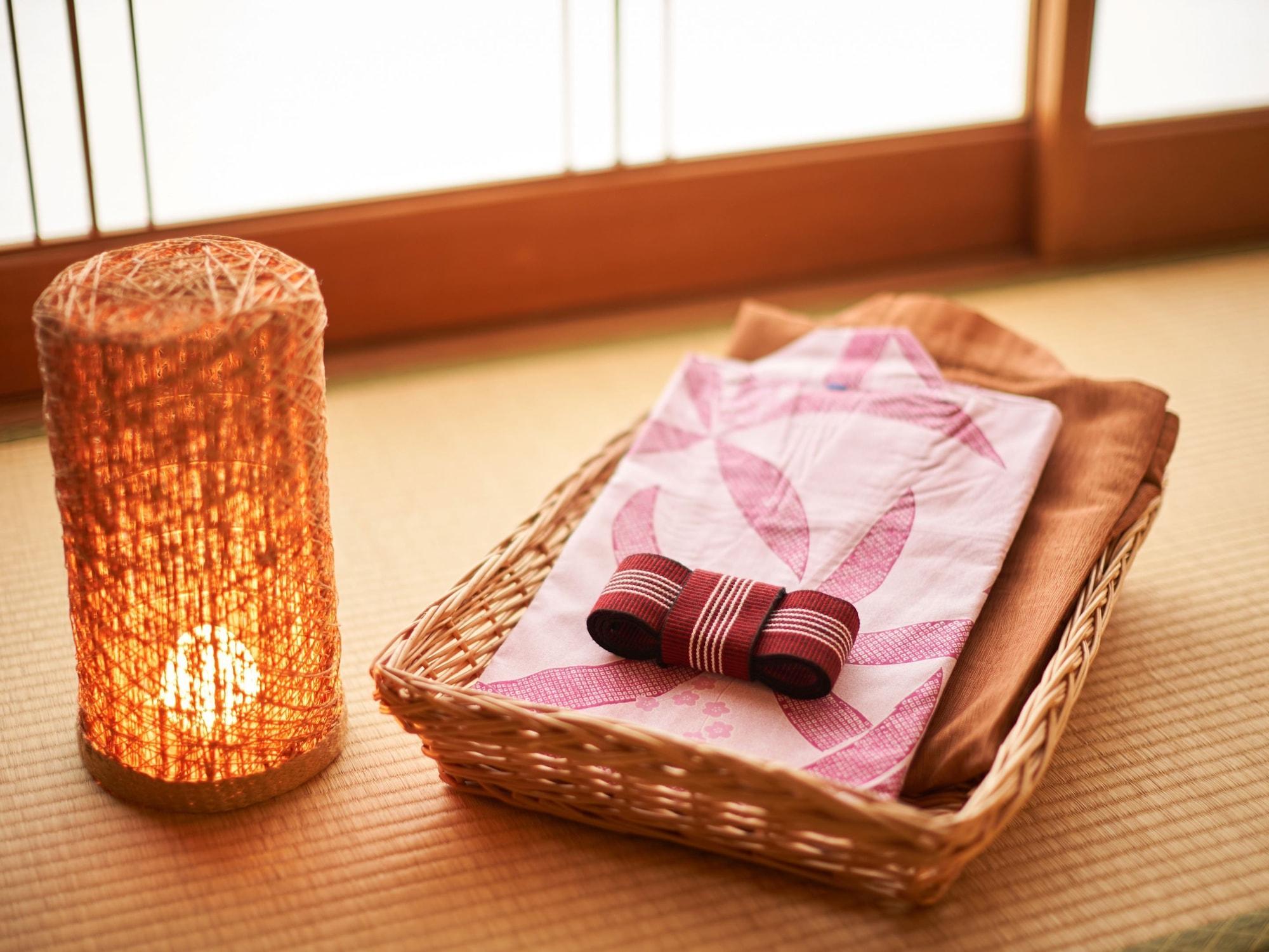 Готель Ooedo Onsen Monogatari Enakyo Екстер'єр фото