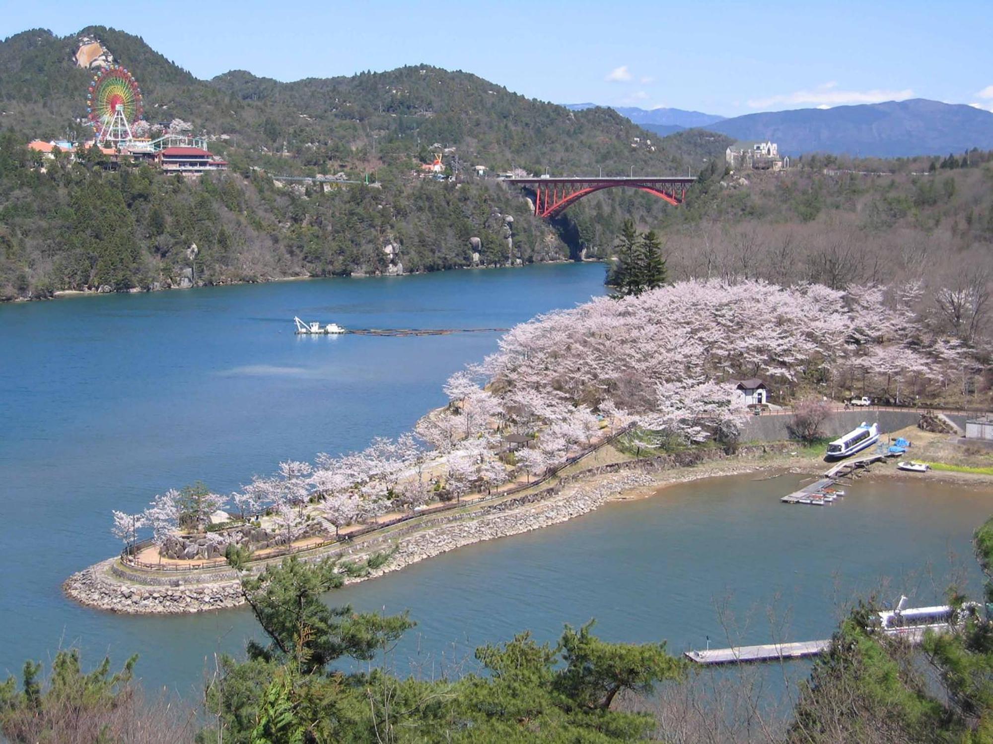 Готель Ooedo Onsen Monogatari Enakyo Екстер'єр фото
