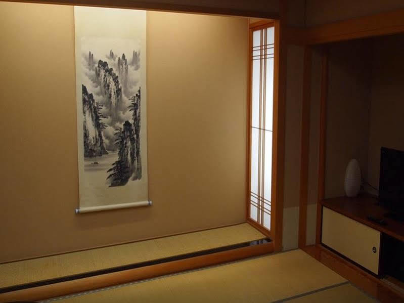 Готель Ooedo Onsen Monogatari Enakyo Екстер'єр фото